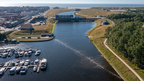 Бульбашкова завіса від The Great Bubble Barrier в Катвейку/Нідерланди.